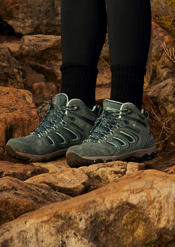 mountain warehouse walking shoes