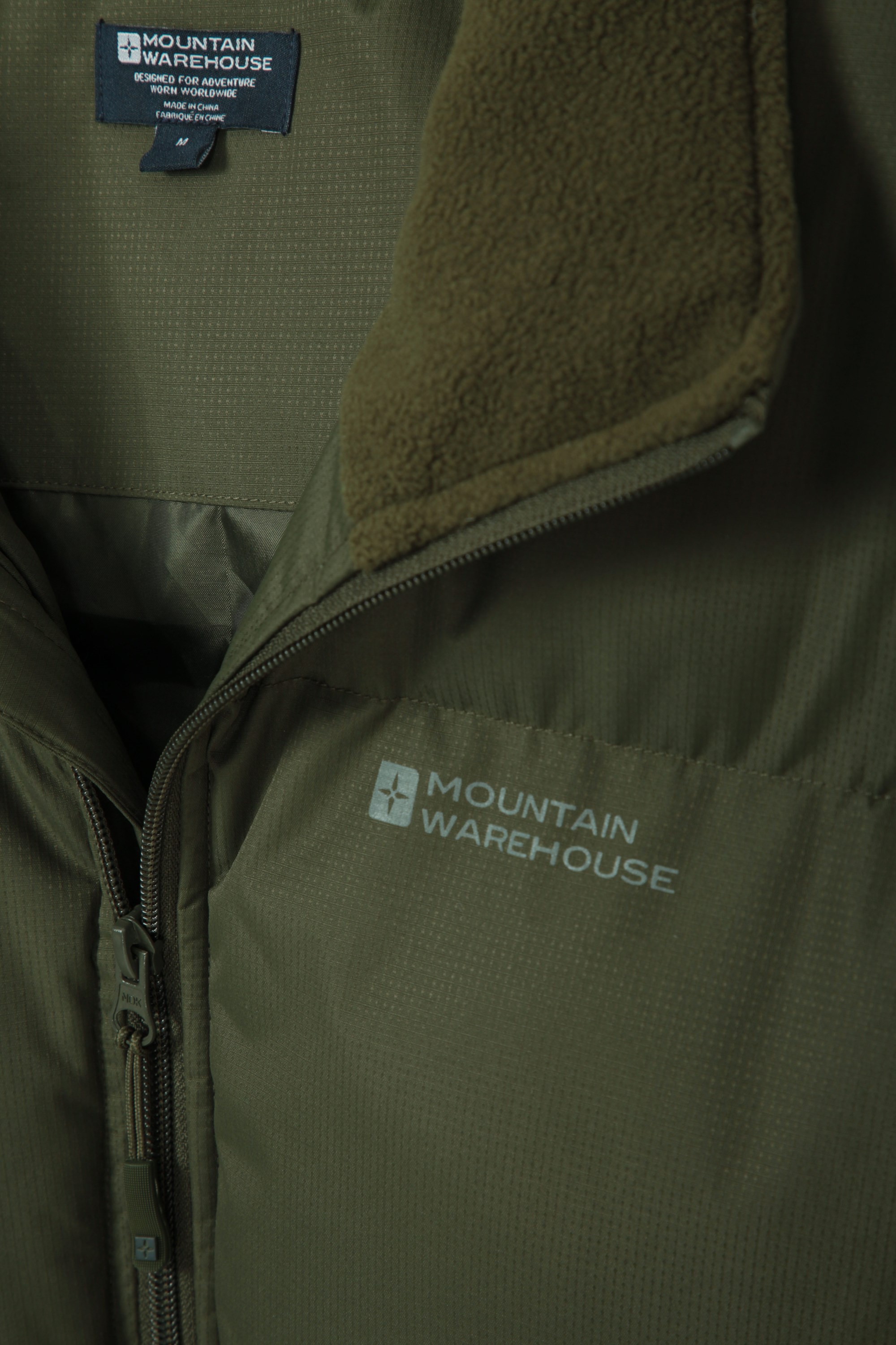 Chaleco c/álido y c/ómodo Ideal para Uso Diario Cuello Forrado de vell/ón Dobladillo Ajustable Mountain Warehouse Chaleco Acolchado Rock para Hombre Resistente al Agua