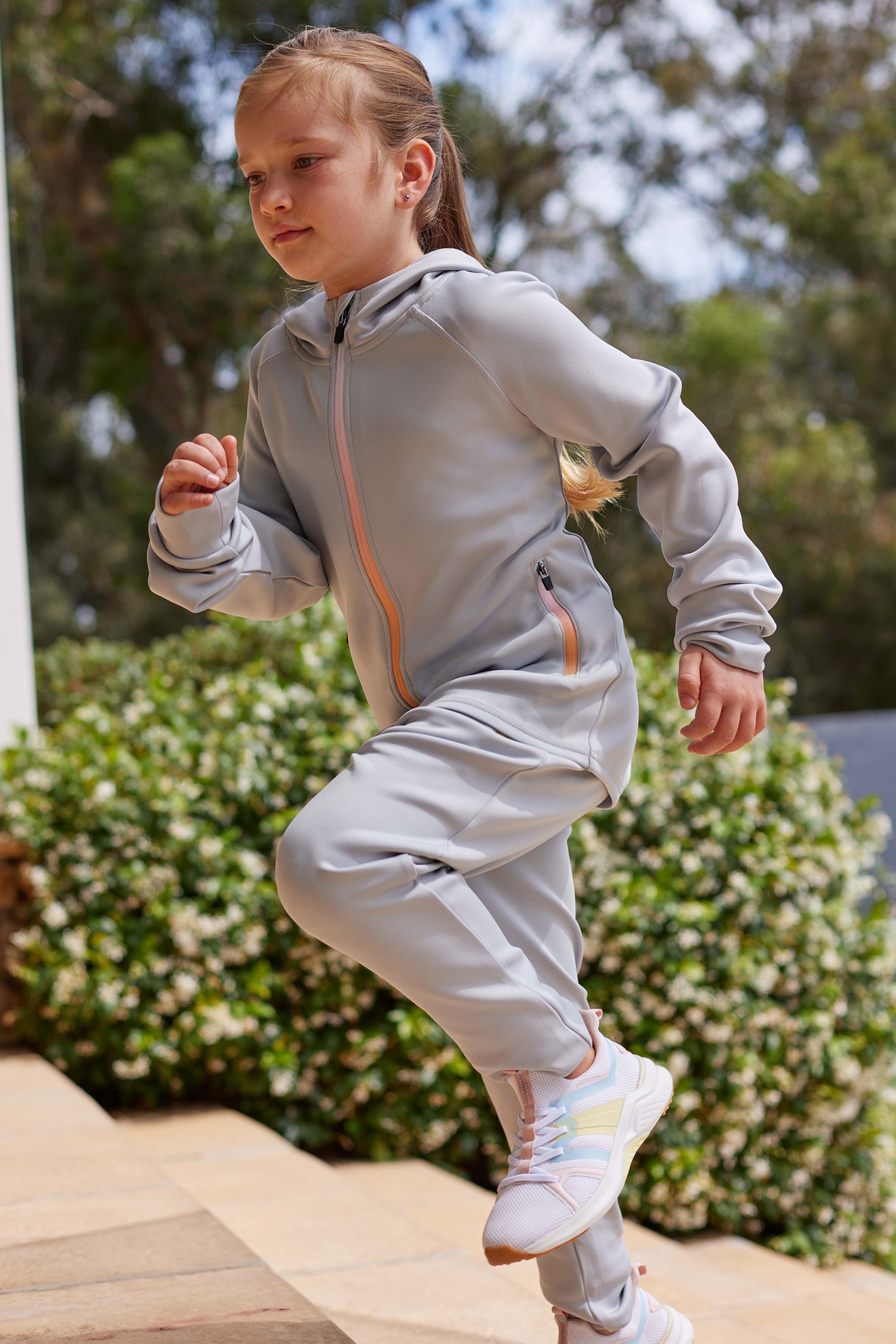 Dziecięce spodnie joggingowe Active z gradientem kolorów na wykończeniu - Grey