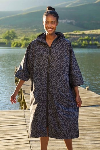 Coastline Womens Water-Resistant Changing Robe Mixed