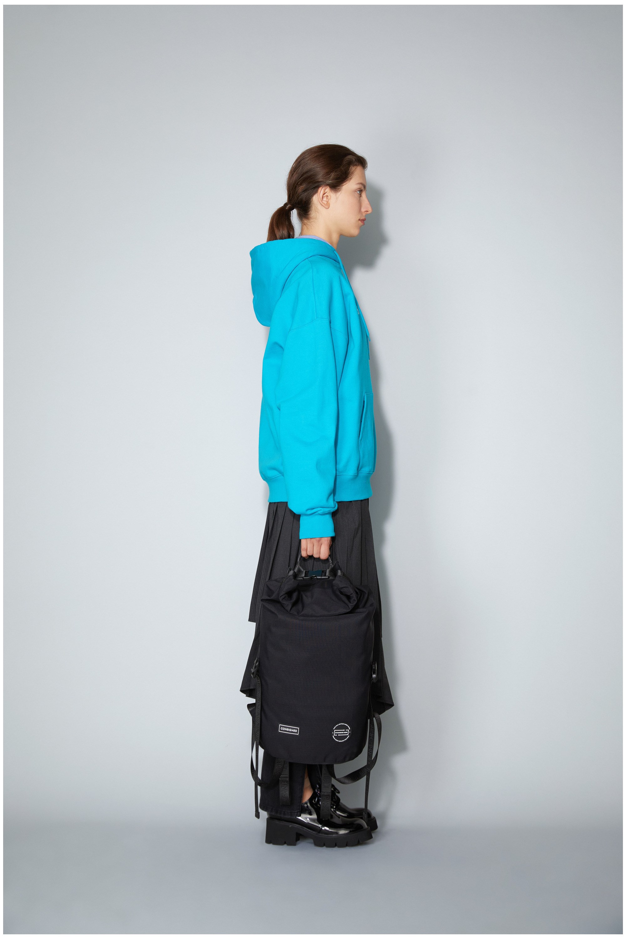 Consigned waterproof online backpack