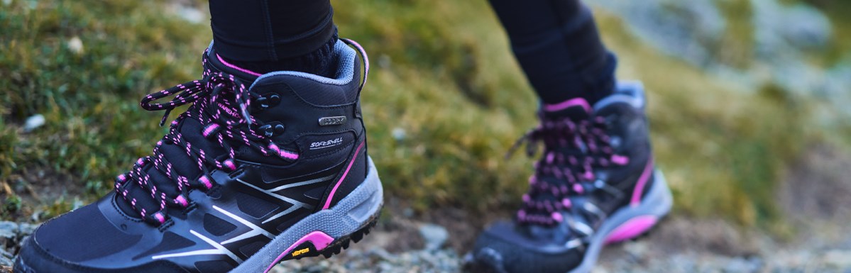 Hiking socks and their specifics: How do they differ from regular socks?